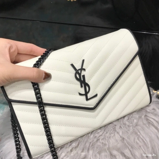 MATELASSÉ CHAIN WALLET CASSANDRE YSL 0715